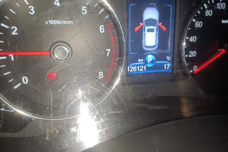 Used FAW Senya R7 2017 1.6L Automatic Smart Version Odometer Close Up