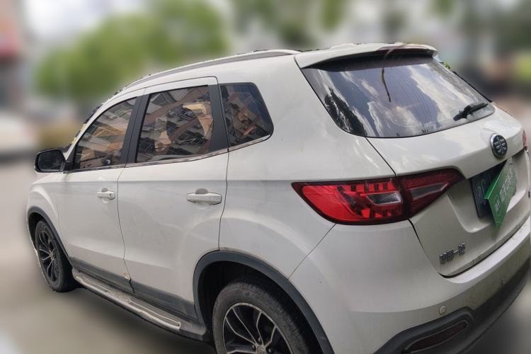 Used FAW Senya R7 2017 1.6L Manual Luxury Model Rear Left 45 Deg