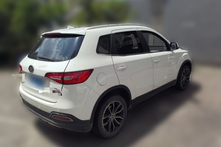 Used FAW Senya R7 2017 1.6L Manual Luxury Model Rear Right 45 Deg