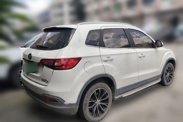 Used FAW Senya R7 2017 1.6L Manual Luxury Model Rear Right 45 Deg