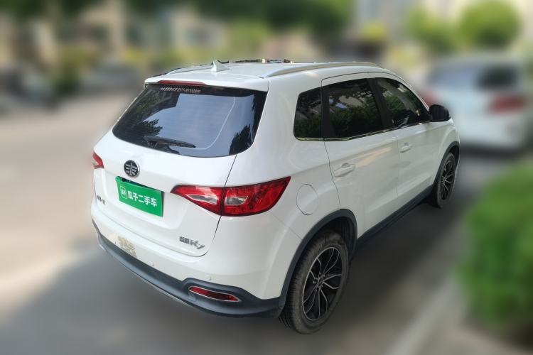 Used FAW Senya R7 2017 1.6L Manual Luxury Model Rear Right 45 Deg