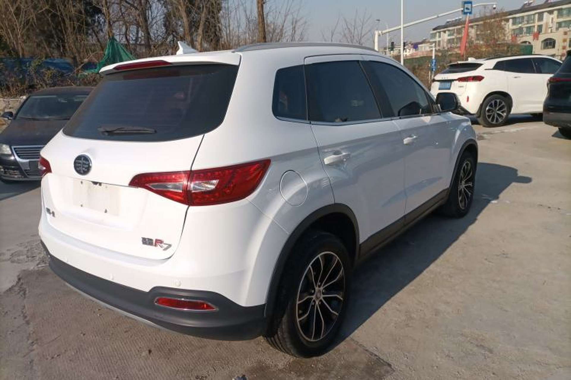 Used FAW Senya R7 2017 1.6L Manual Luxury Model Rear Right 45 Deg