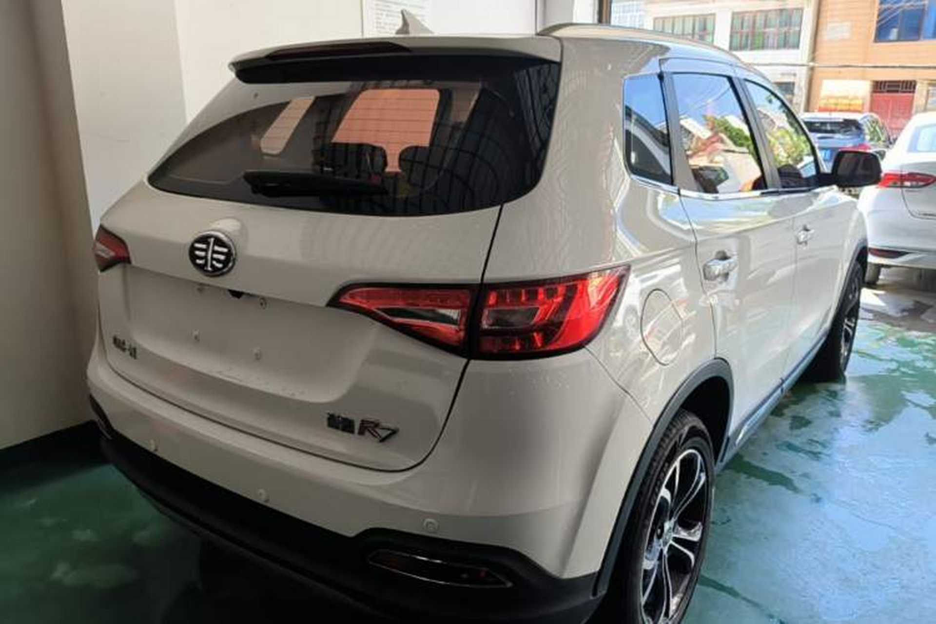 Used FAW Senya R7 2017 1.6L Automatic Smart Version Rear Right 45 Deg