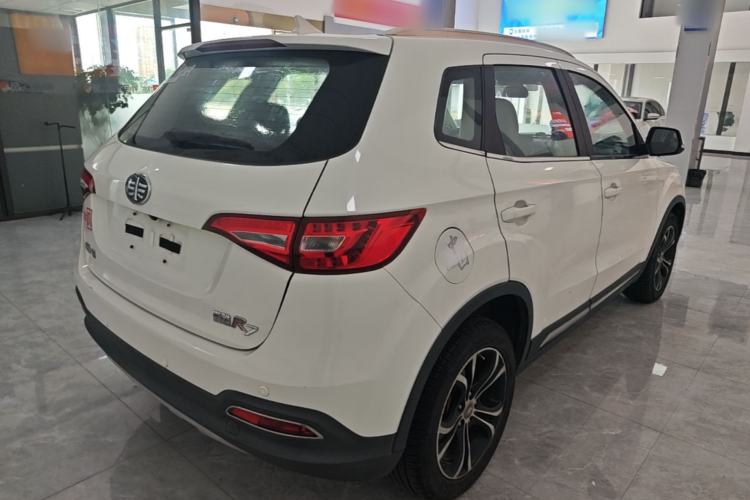 Used FAW Senya R7 2017 1.6L Automatic Prestige Model Rear Right 45 Deg