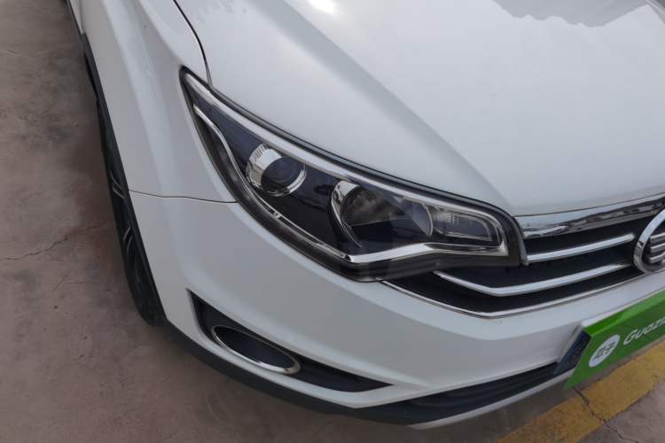 Used FAW Senya R7 2017 1.6L Automatic Smart Version Right Front Headlight