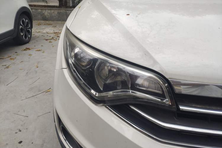 Used FAW Senya R7 2017 1.5T Manual Luxury Sunroof Model Right Front Headlight