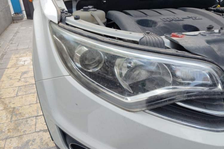 Used FAW Senya R7 2017 1.6L Automatic Prestige Model Right Front Headlight