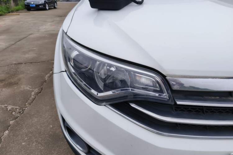 Used FAW Senya R7 2017 1.6L Automatic Prestige Model Right Front Headlight