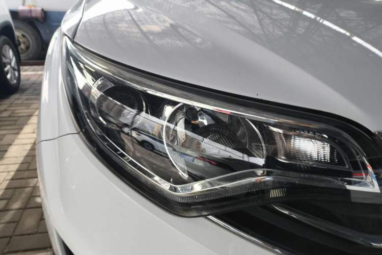 Used FAW Senya R7 2017 1.6L Manual Luxury Model Right Front Headlight