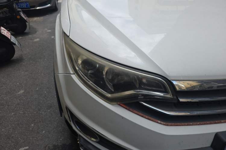 Used FAW Senya R7 2017 1.6L Automatic Smart Version Right Front Headlight