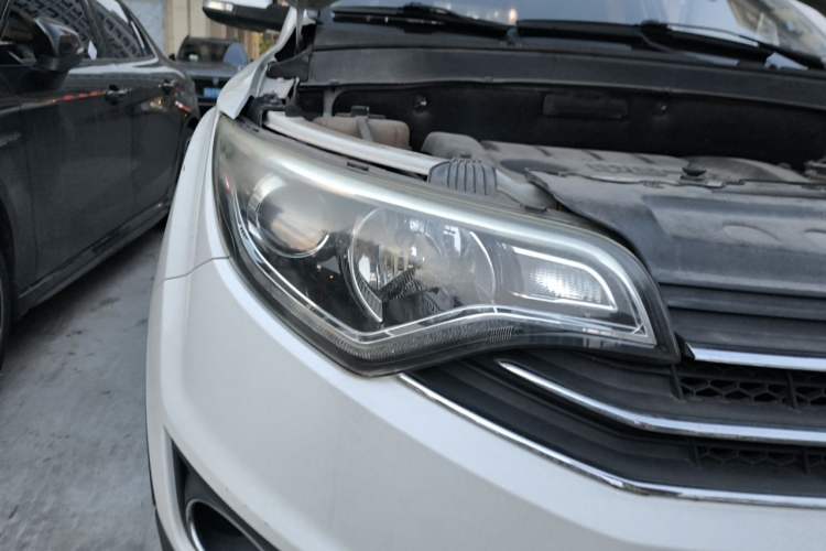 Used FAW Senya R7 2017 1.6L Automatic Smart Version Right Front Headlight