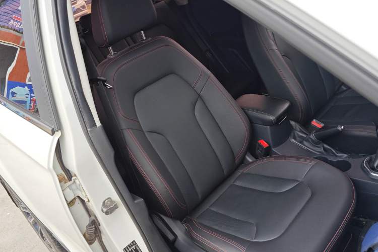 Used FAW Senya R7 2017 1.6L Manual Luxury Model Right Front Seat