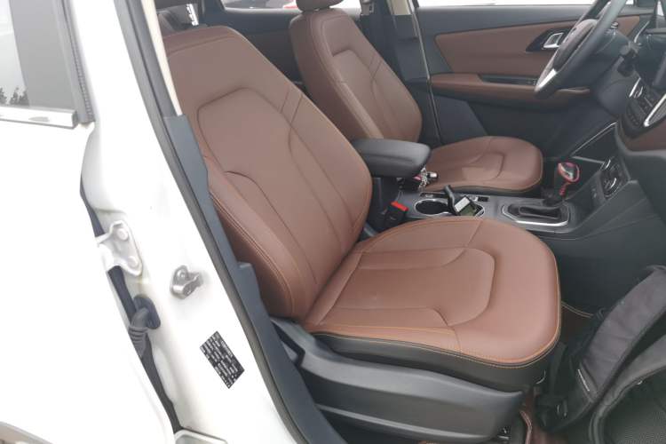 Used FAW Senya R7 2017 1.6L Automatic Smart Version Right Front Seat