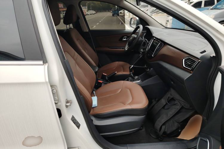 Used FAW Senya R7 2017 1.6L Manual Luxury Model Right Front Seat