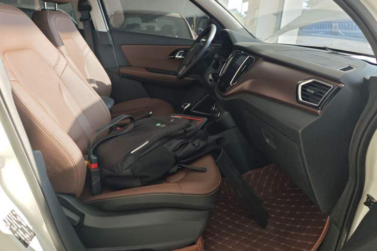 Used FAW Senya R7 2017 1.6L Manual Luxury Model Right Front Seat