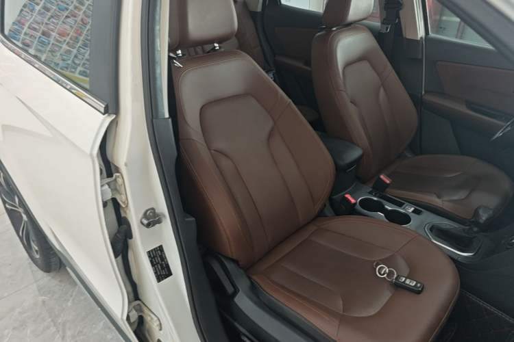 Used FAW Senya R7 2017 1.6L Automatic Prestige Model Right Front Seat