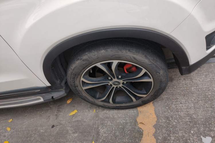 Used FAW Senya R7 2017 1.6L Automatic Smart Version Right Front Wheel Hub
