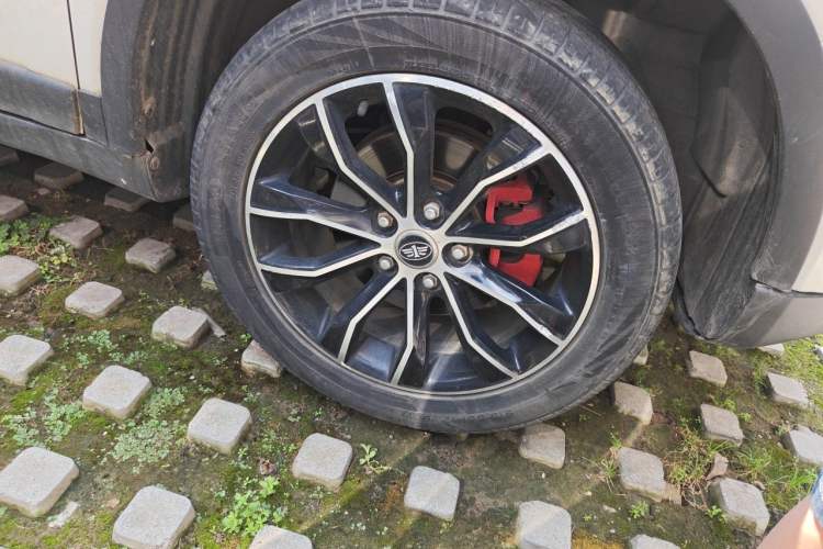 Used FAW Senya R7 2017 1.6L Manual Luxury Model Right Front Wheel Hub