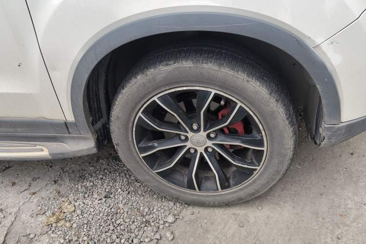 Used FAW Senya R7 2017 1.6L Manual Luxury Model Right Front Wheel Hub