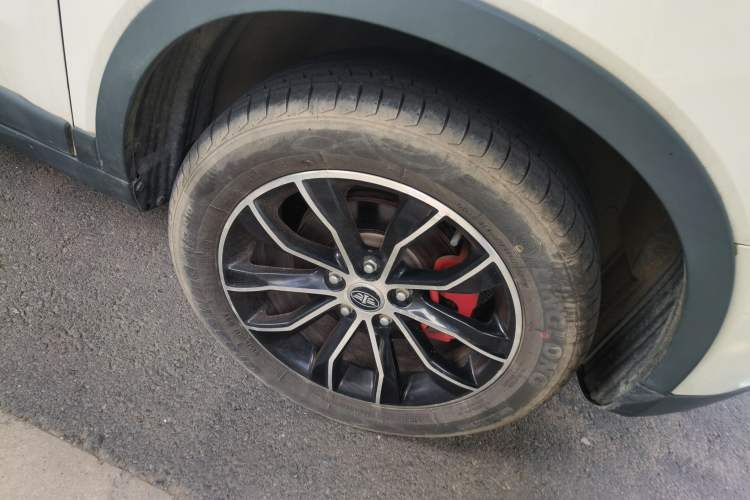 Used FAW Senya R7 2017 1.6L Manual Luxury Model Right Front Wheel Hub