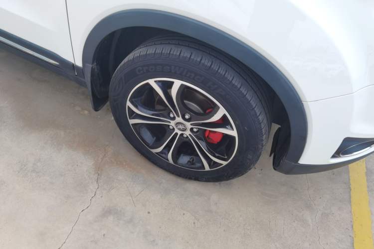Used FAW Senya R7 2017 1.6L Automatic Smart Version Right Front Wheel Hub