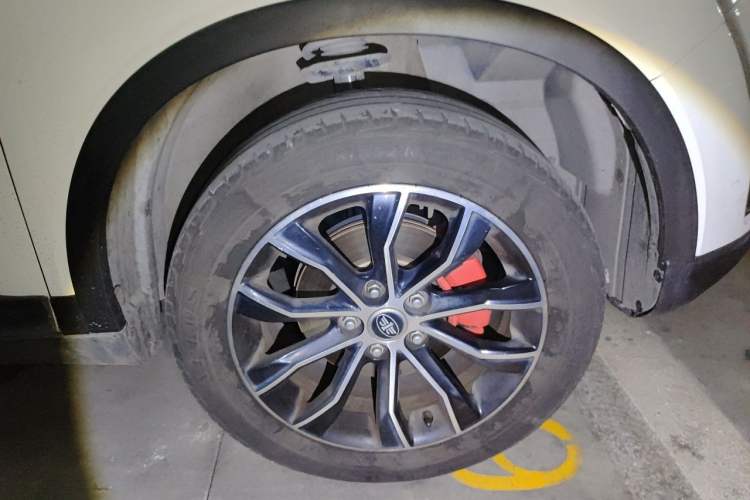 Used FAW Senya R7 2017 1.6L Manual Luxury Model Right Front Wheel Hub