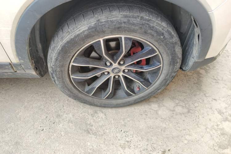 Used FAW Senya R7 2017 1.6L Manual Luxury Model Right Front Wheel Hub