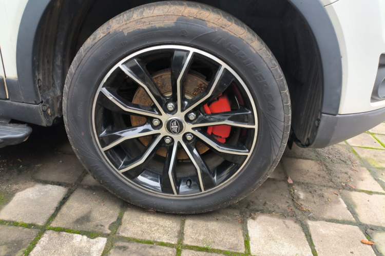 Used FAW Senya R7 2017 1.6L Manual Luxury Model Right Front Wheel Hub