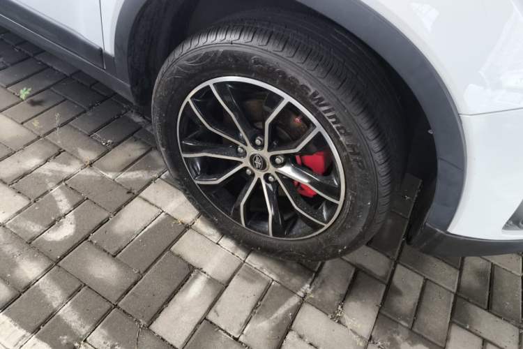 Used FAW Senya R7 2017 1.6L Manual Luxury Model Right Front Wheel Hub