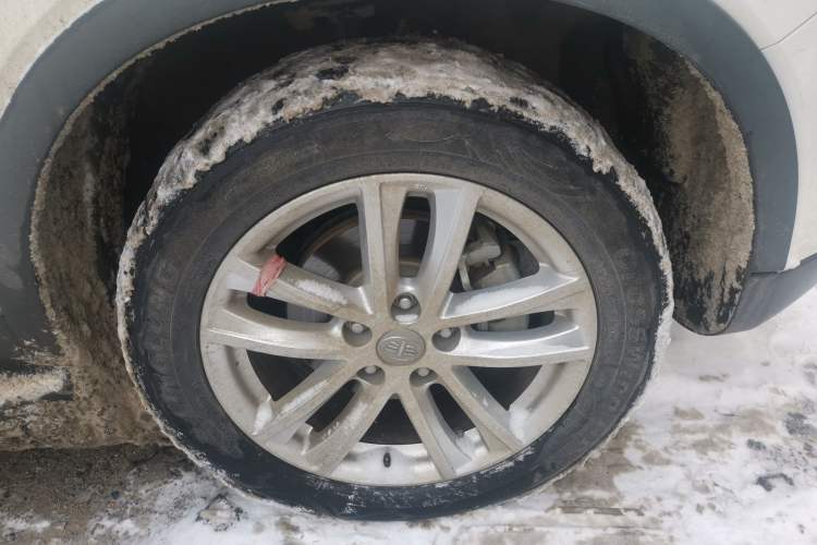 Used FAW Senya R7 2017 1.6L Manual Fashion Model Right Front Wheel Hub