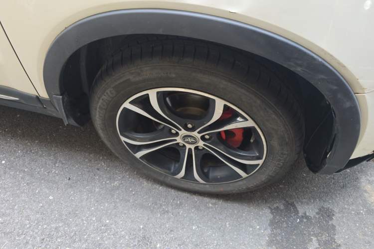 Used FAW Senya R7 2017 1.6L Automatic Smart Version Right Front Wheel Hub