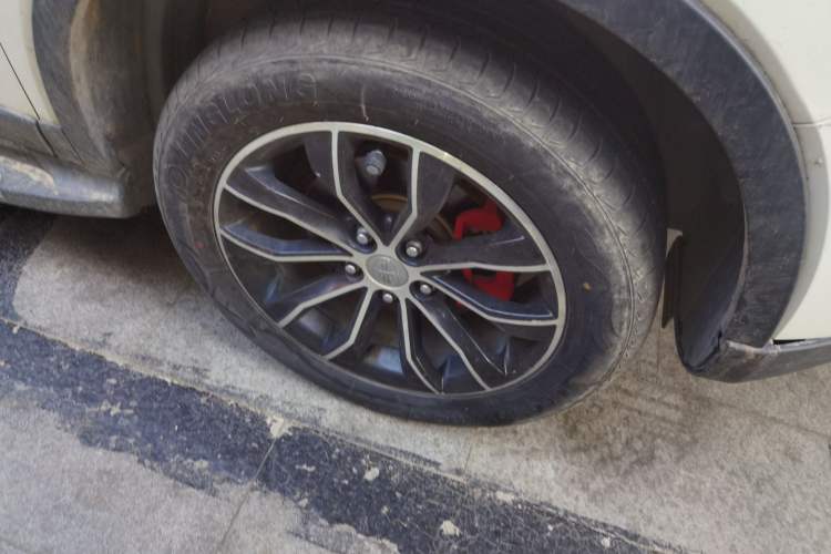 Used FAW Senya R7 2017 1.6L Manual Smart Model Right Front Wheel Hub