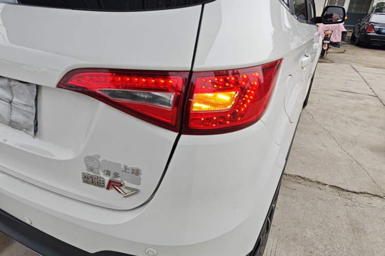 Used FAW Senya R7 2017 1.6L Manual Luxury Model Right Rear Taillight
