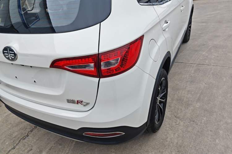 Used FAW Senya R7 2017 1.6L Manual Comfort Model Right Rear Taillight