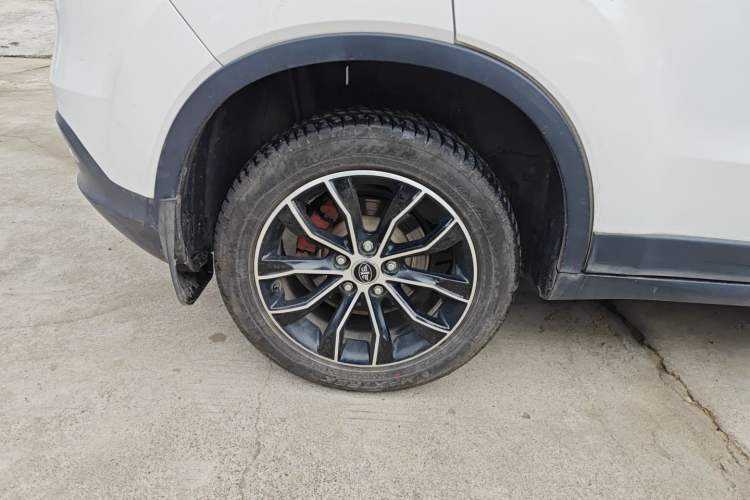 Used FAW Senya R7 2017 1.6L Manual Luxury Model Right Rear Wheel Hub