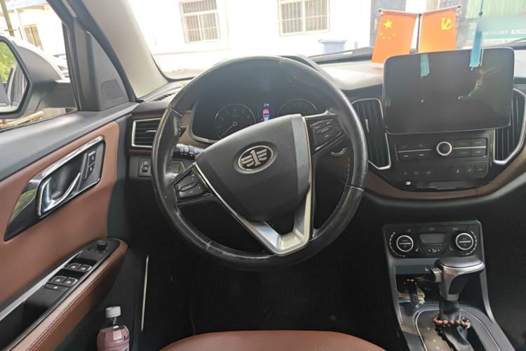 Used FAW Senya R7 2017 Smart Connected Version 1.6L Automatic Enjoyment Model Steering Wheel