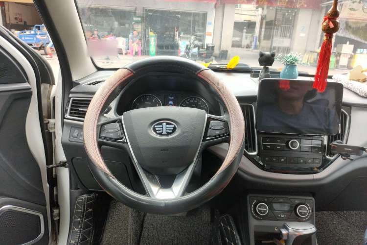 Used FAW Senya R7 2017 1.6L Automatic Smart Version Steering Wheel