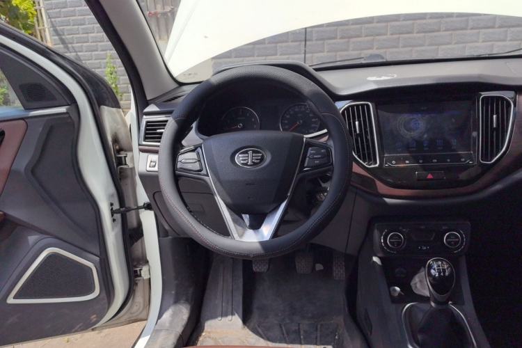 Used FAW Senya R7 2017 1.6L Manual Luxury Model Steering Wheel