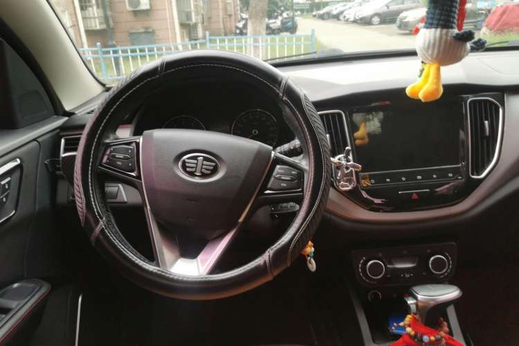 Used FAW Senya R7 2017 1.6L Automatic Luxury Model Steering Wheel
