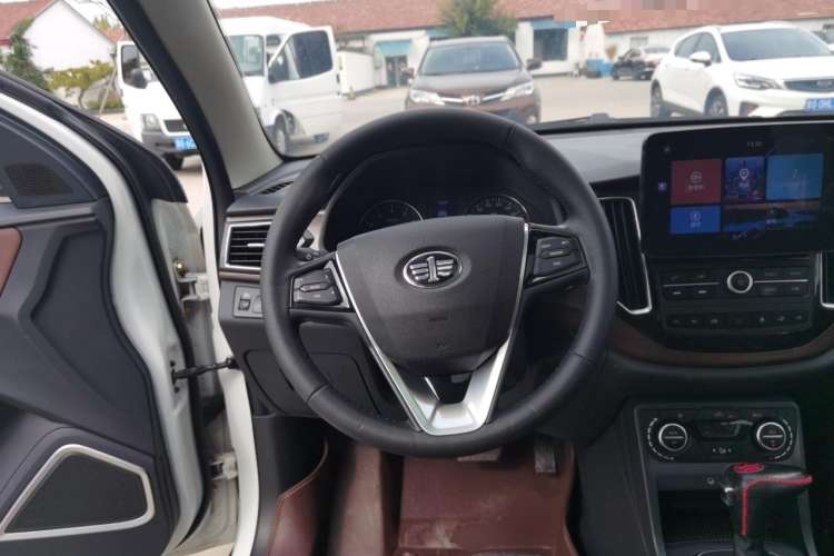 Used FAW Senya R7 2017 1.6L Automatic Smart Version Steering Wheel