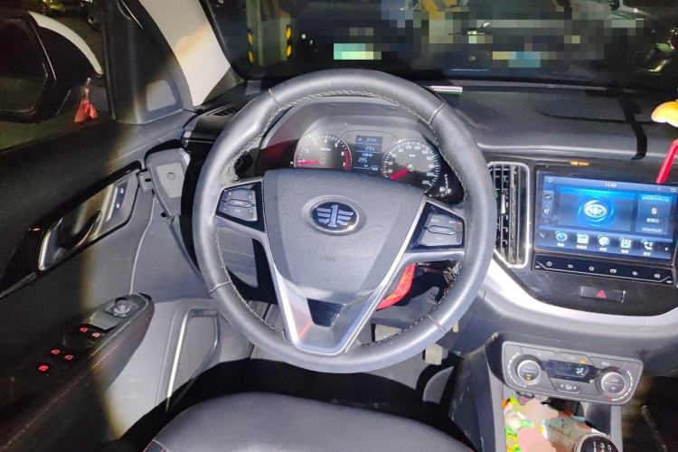 Used FAW Senya R7 2017 1.6L Manual Luxury Model Steering Wheel