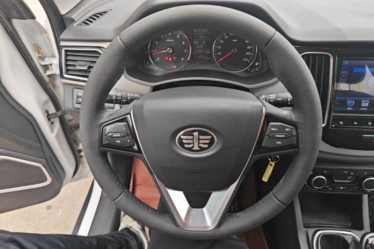 Used FAW Senya R7 2017 1.6L Manual Comfort Model Steering Wheel