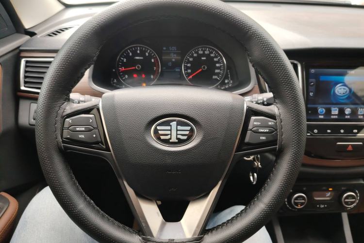 Used FAW Senya R7 2017 1.6L Manual Luxury Model Steering Wheel
