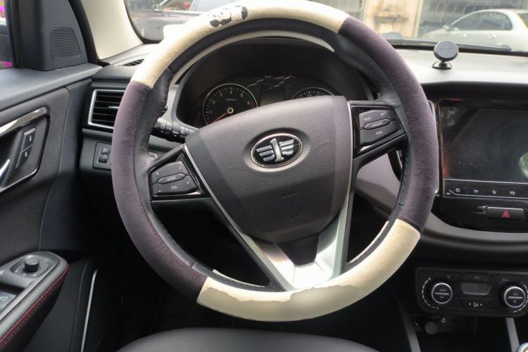 Used FAW Senya R7 2017 1.6L Manual Luxury Model Steering Wheel