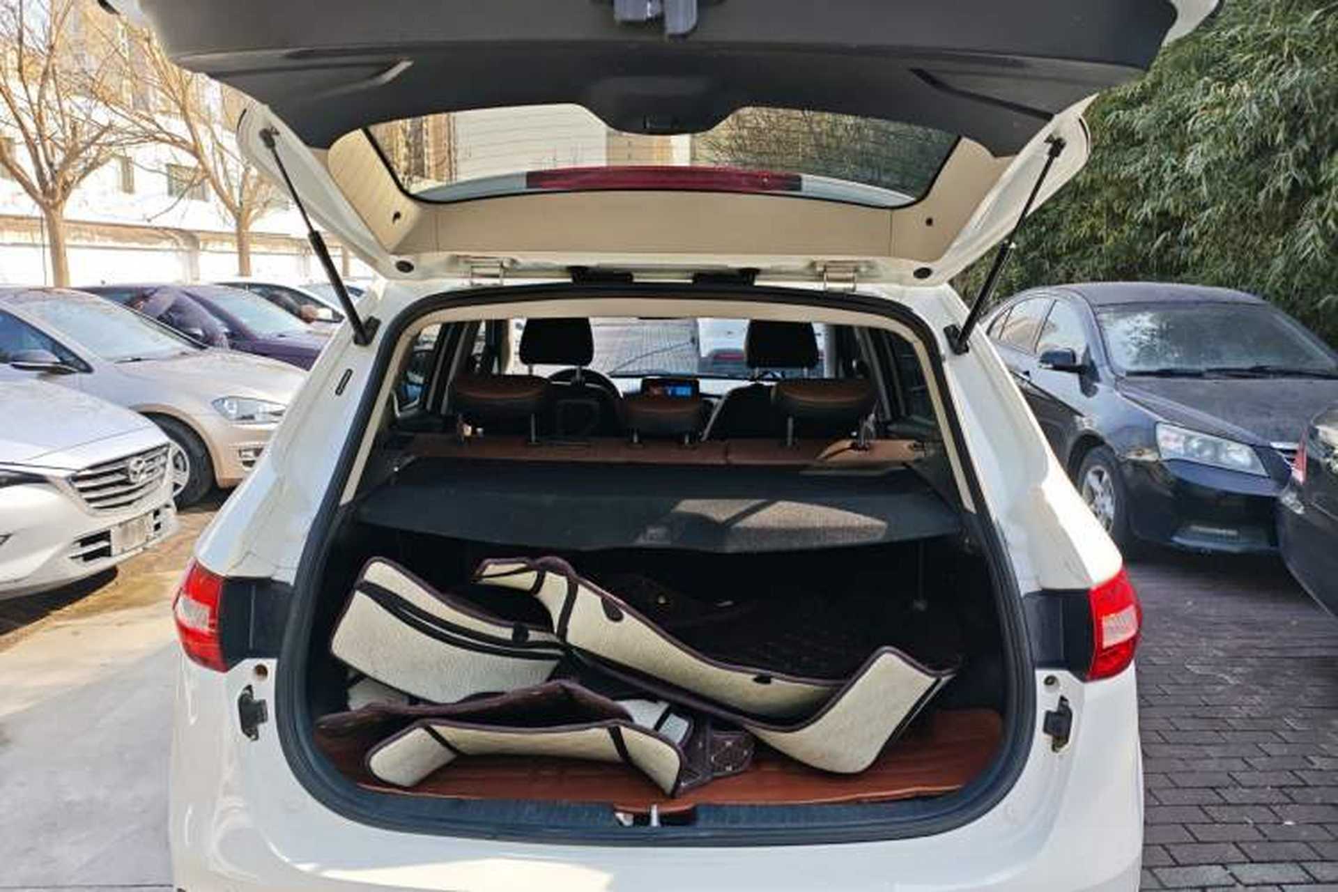 Used FAW Senya R7 2017 1.6L Automatic Smart Version Trunk