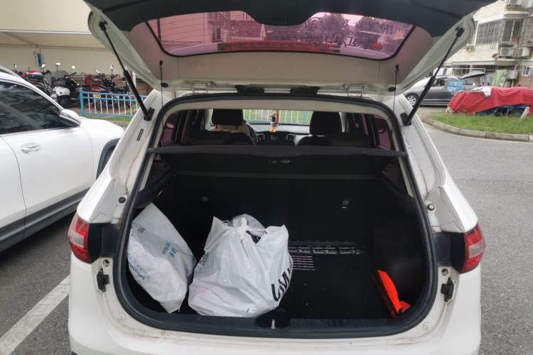 Used FAW Senya R7 2017 1.6L Automatic Luxury Model Trunk
