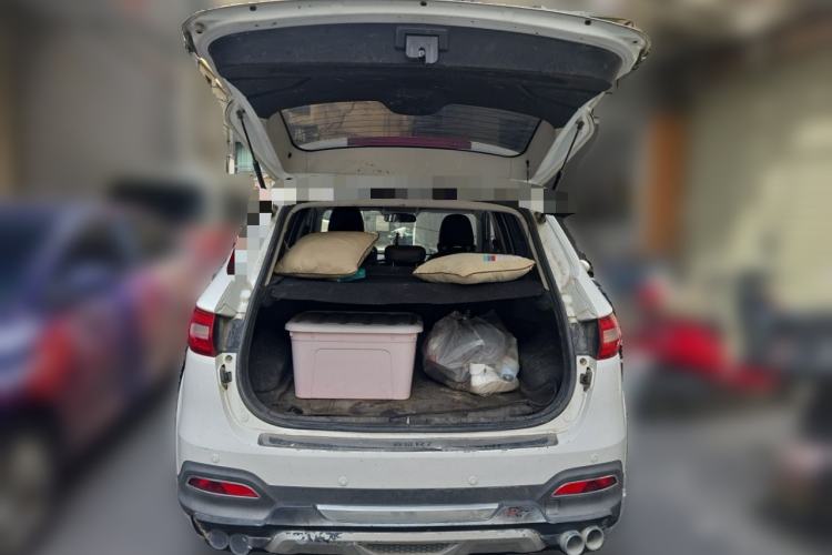 Used FAW Senya R7 2017 1.6L Automatic Smart Version Trunk