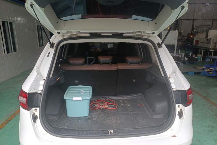 Used FAW Senya R7 2017 1.6L Automatic Smart Version Trunk