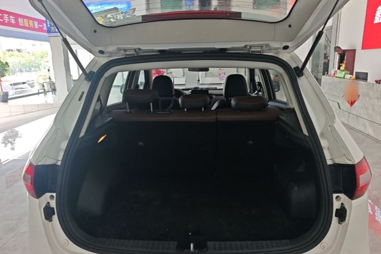 Used FAW Senya R7 2017 1.6L Automatic Prestige Model Trunk