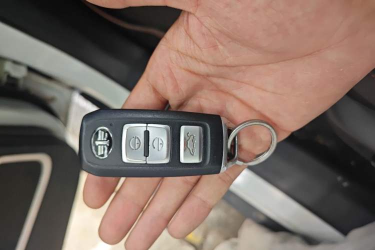 Used FAW Senya R7 2017 Smart Connected Version 1.6L Automatic Enjoyment Model Vehicle Key